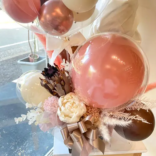 スモーキーピンクショコラ アレンジ Balloonbar 洗練されたバルーンから作り出される おしゃれでモダンスタイルなバルーンギフト専門店